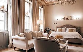 Room42 - Suites & Apartments